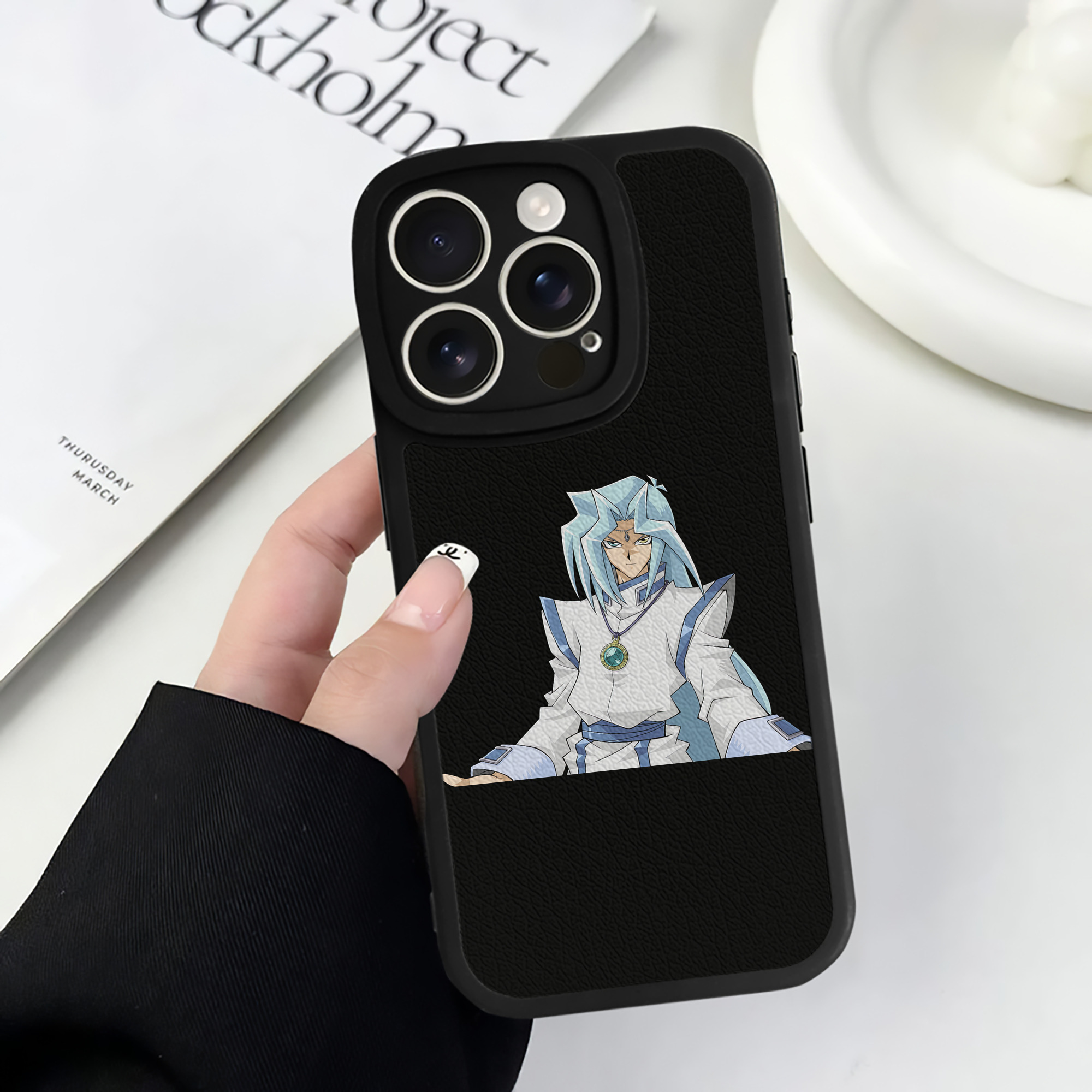（画像用） 遊☆戯☆王 Yu-Gi-Oh! 【iPhone 16シリーズ対応】シリコンスマホケース（レザー調） 材質：シリコン